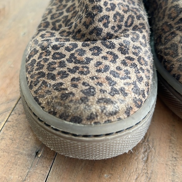 Freshly picked leopard print zip up suede ankle boots - Picture 4 of 10